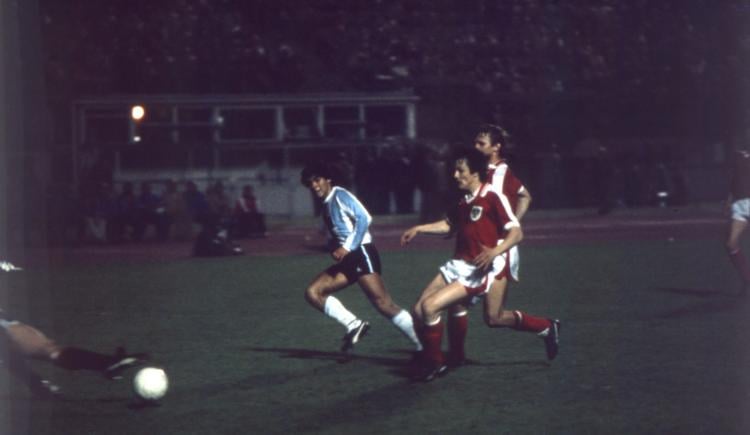 Imagen de El único Hat-Trick de Diego con la Selección: La noche que Maradona brilló en Viena