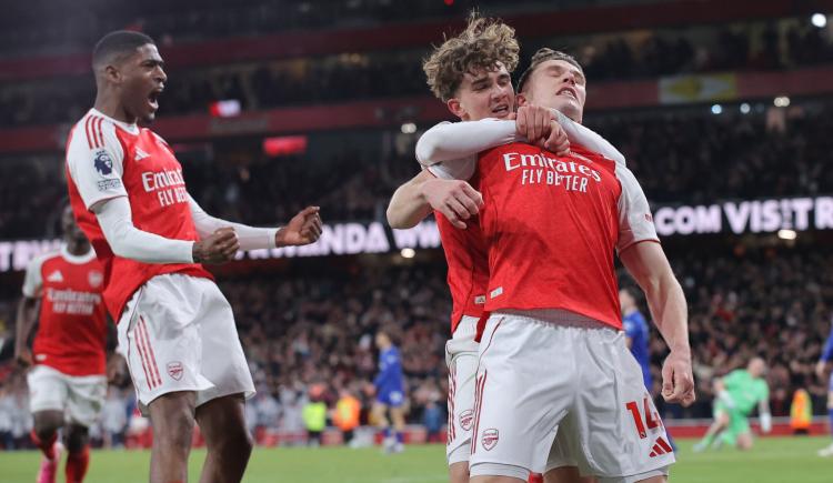 Imagen de ¿La suerte del campeón?: Arsenal destrabó el partido en el final gracias a dos errores del arquero de Everton