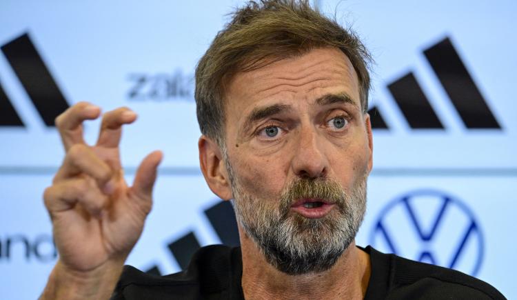 Imagen de Jürgen Klopp fue presentado como nuevo entrenador de Alemania y le puso los puntos a la prensa