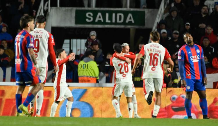 Imagen de Independiente extendió su supremacía ante San Lorenzo y alcanzó una marca histórica