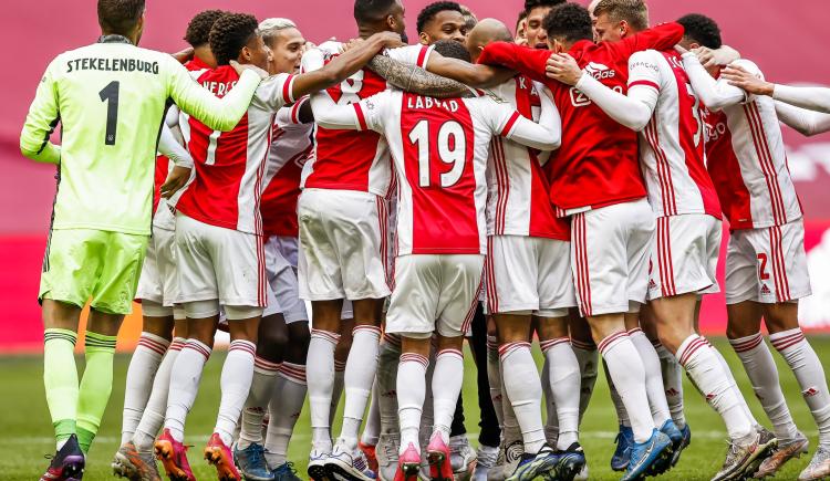 Imagen de EL AJAX DE TAGLIAFICO Y LISANDRO MARTÍNEZ, CAMPEÓN DE LA EREDIVISIE