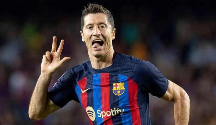 Imagen de Lewandowski hace goles y levanta polémicas con su inusual dieta