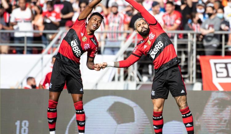 Imagen de CON LA EXPULSIÓN DE CALLERI, SAN PABLO PERDIÓ ANTE FLAMENGO