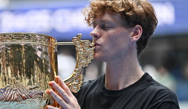 Imagen de No es un cuento chino: Jannik Sinner levantó el título en Beijing