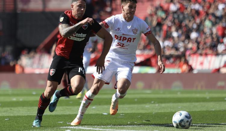 Imagen de Newells y Unión, a mano en Rosario