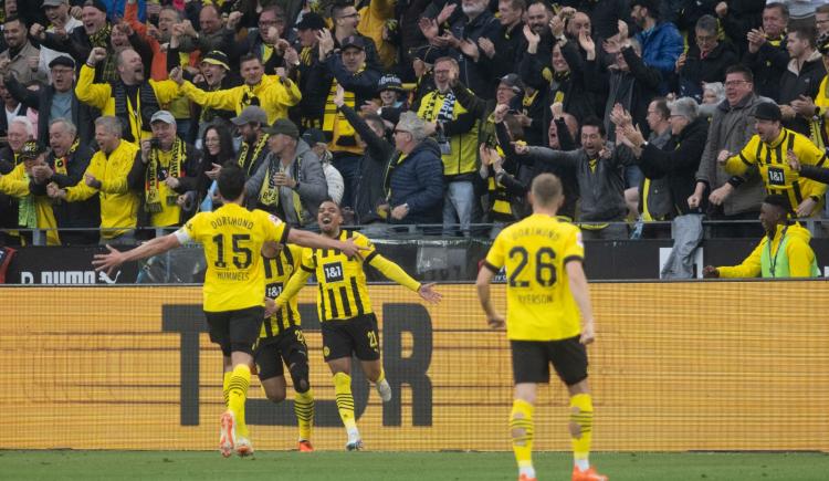 Imagen de Borussia Dortmund goleó a Eintracht Frankfurt y volvió a ser líder de la Bundesliga