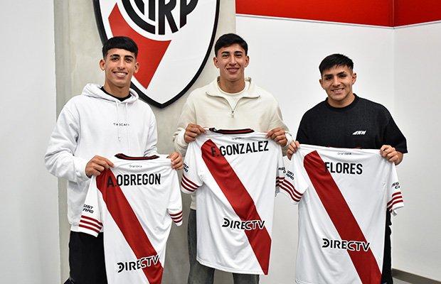 Imagen de Tres juveniles de River renovaron sus contratos y fueron blindados: ¿Cuál es la situación de Subiabre?