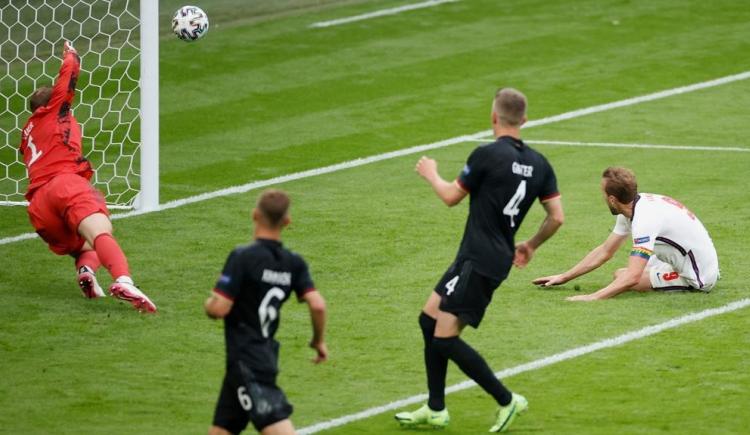 Imagen de INGLATERRA LE GANÓ A ALEMANIA POR 2 A 0