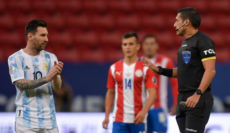 Imagen de Jesús Valenzuela será el árbitro de Chile-Argentina: el antecedente que hizo enojar a Messi