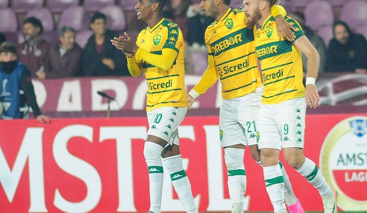 Imagen de Lanús, clasificado a octavos, cayó 1-0 con Cuiabá