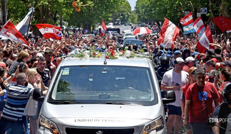 Imagen de SABELLA Y EL ÚLTIMO ADIÓS EN LA PLATA