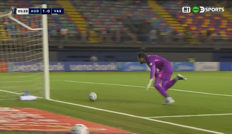 Imagen de Video: El insólito gol en contra de Vasco Da Gama en la Copa Sudamericana