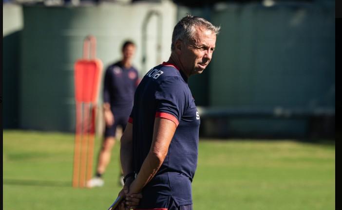 Imagen de Gustavo Álvarez: El estratega del silencio que busca la gloria en Boedo