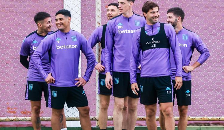 Imagen de Racing se prueba en un amistoso contra Olimpia, ¿con Salas como titular?