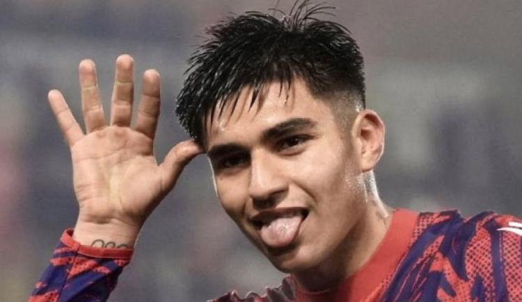 Imagen de Agridulce: Santiago Castro no podrá cumplir su sueño de estar al lado de Messi