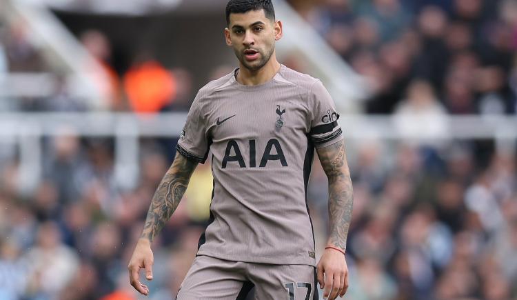 Imagen de Cuti Romero, capitán de un Tottenham que volvió a perder y no encuentra el rumbo