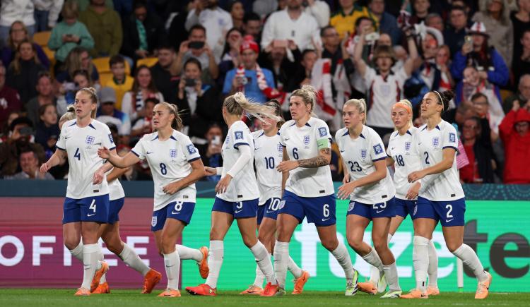 Imagen de Mundial femenino: Inglaterra ganó con lo justo en su debut