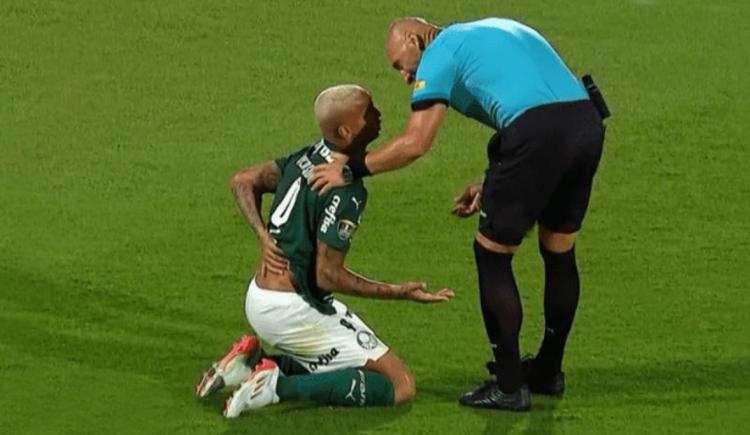 Imagen de LA SIMULACIÓN VIRAL DE DEYVERSON EN LA FINAL DE LA COPA LIBERTADORES