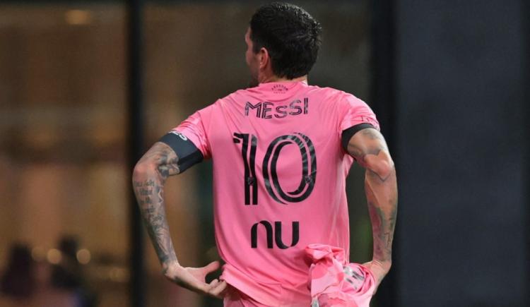 Imagen de [Video] Conmovedor festejo de gol de Rodrigo De Paul para Messi por la muerte de su padre
