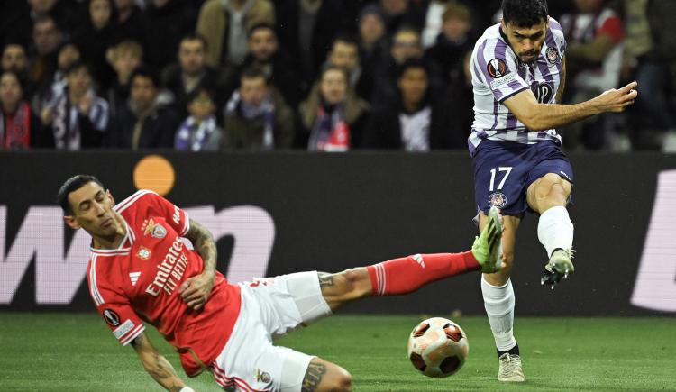 Imagen de Benfica hizo valer los goles de Di María en el partido de ida y avanzó en la Europa League