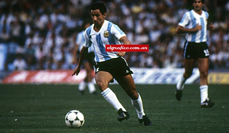 Imagen de 1983. ARDILES: UNA HISTORIA BIEN CONTADA