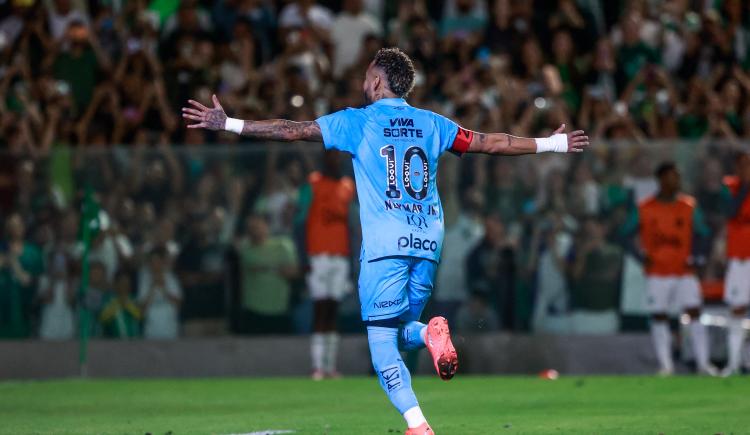 Imagen de Neymar sigue en carrera por una histórica marca de Pelé