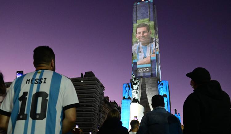 Imagen de Rosario: Homenaje a Messi y Di María a horas del debut