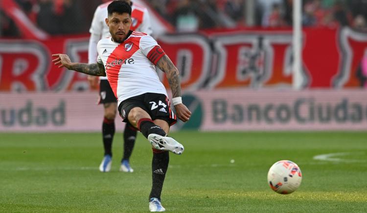 Imagen de Enzo Pérez será evaluado en los próximos días por un golpe
