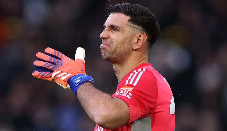 Imagen de Esa bendita rodilla: la tapada de Dibu Martínez para garantizar el triunfo de Aston Villa