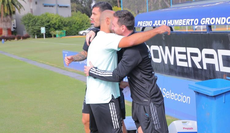 Imagen de Messi pasó por la práctica de la sub 20 de Mascherano