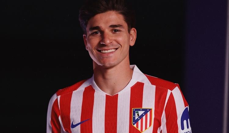 Imagen de Julián Álvarez presentó la nueva camiseta de Atlético de Madrid y trazó los objetivos para el Mundial de Clubes