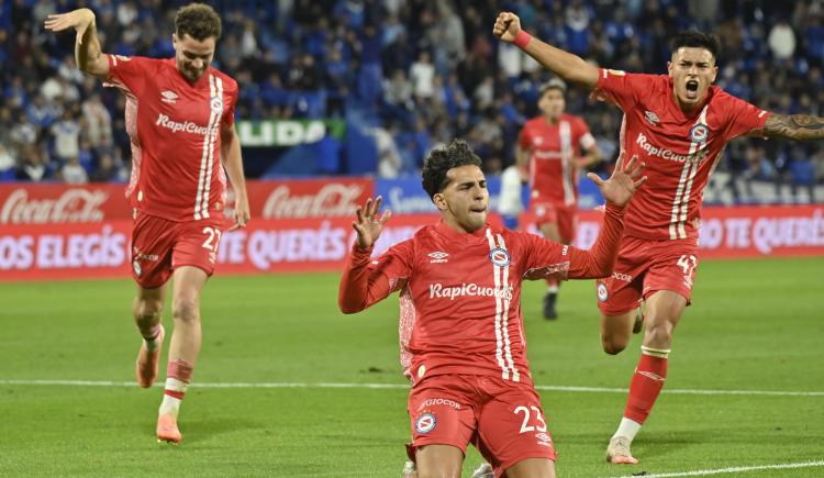 Imagen de Argentinos venció a Vélez y es el primer clasificado a cuartos de final