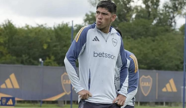 Imagen de Palacios fue perdonado por Gago y se metió entre los concentrados