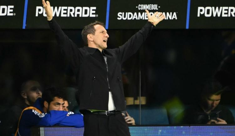 Imagen de Arruabarrena explicó la titularidad de Valencia y le dejó un mensaje al hincha de Boca