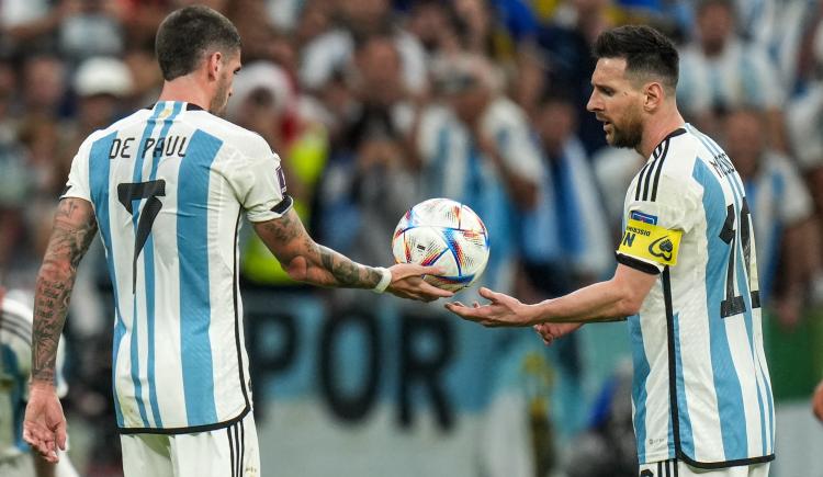 Imagen de De Paul reveló la preparación especial que realizan con Messi de cara al Mundial: "Llego en un gran momento"