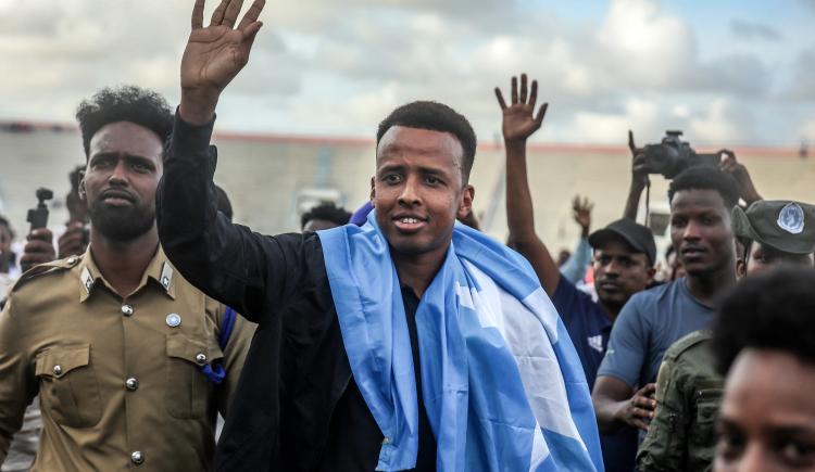 Imagen de El "premio" para el árbitro somalí que fue deportado de Estados Unidos y se quedó sin Mundial