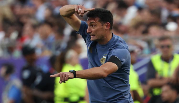 Imagen de Scaloni citó a otros tres jugadores del exterior a la Selección Argentina