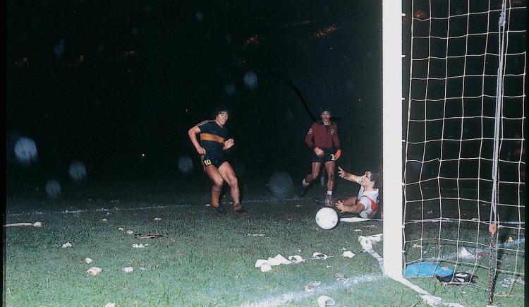 Imagen de 1981: una goleada y una obra maestra de Maradona