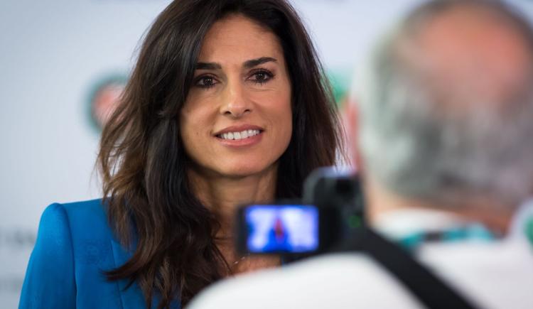 Imagen de GABRIELA SABATINI SE SUMÓ A LA ACCIÓN SOLIDARIA DE JAVIER ZANETTI