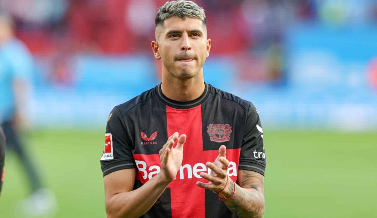 Imagen de Exequiel Palacios arribó al país: su temporada en Alemania, el interés del Barça y cómo ve a River