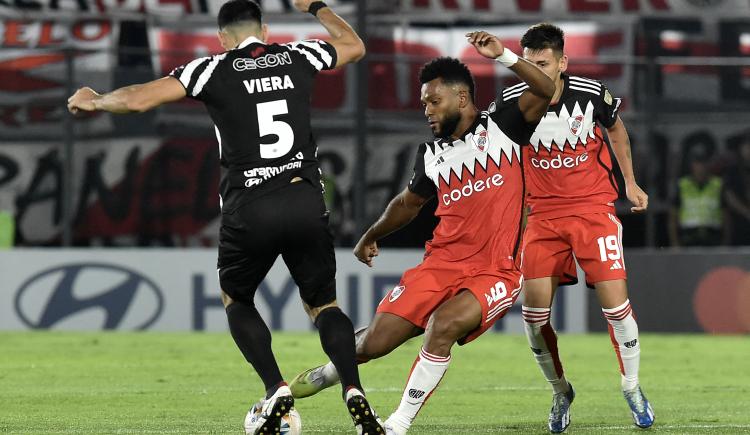 Imagen de El VAR le ahogó el grito de gol a Miguel Borja