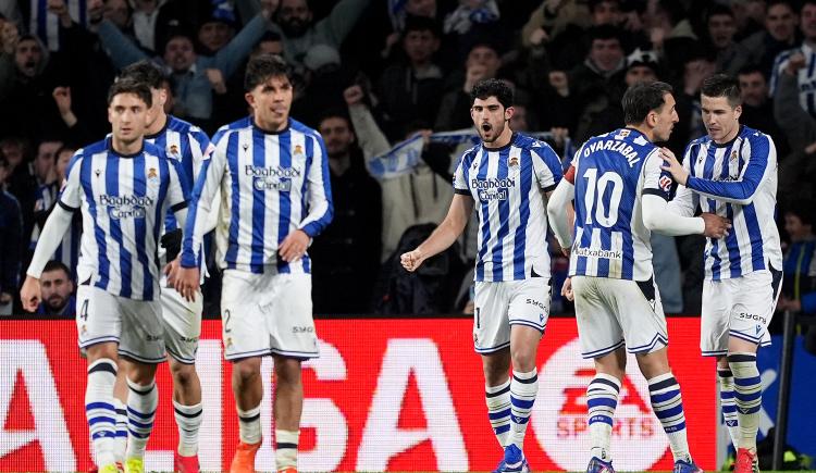 Imagen de El líder se chocó con los palos: Barcelona perdió y dejó La Liga al rojo vivo