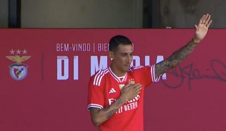 Imagen de Tremenda recepción de los hinchas de Benfica a Di María