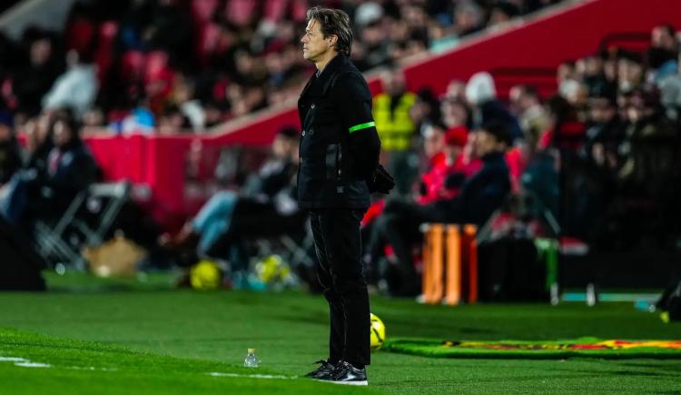 Imagen de Almeyda y una posible sanción de 10 fechas tras el empate de Sevilla
