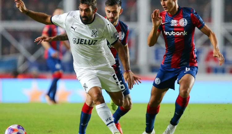 Imagen de San Lorenzo empató ante Independiente y le pierde pisada a River