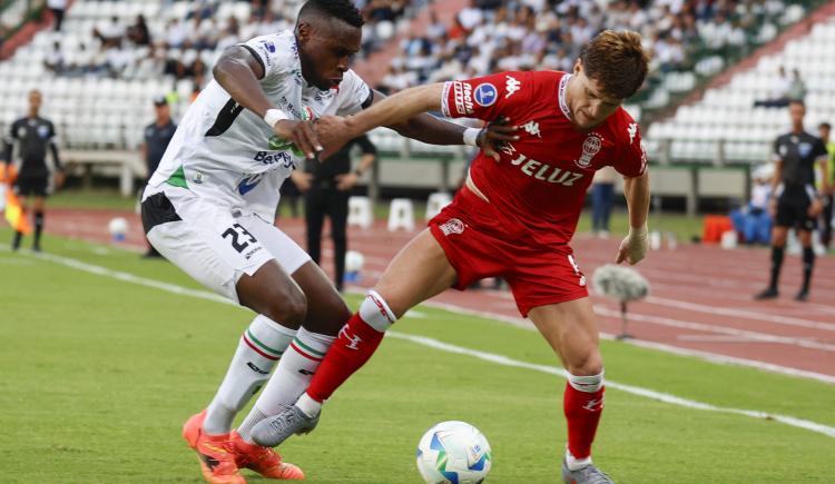 Imagen de Huracán perdió 1-0 con Once Caldas en Manizales y buscará la clasificación en el Ducó