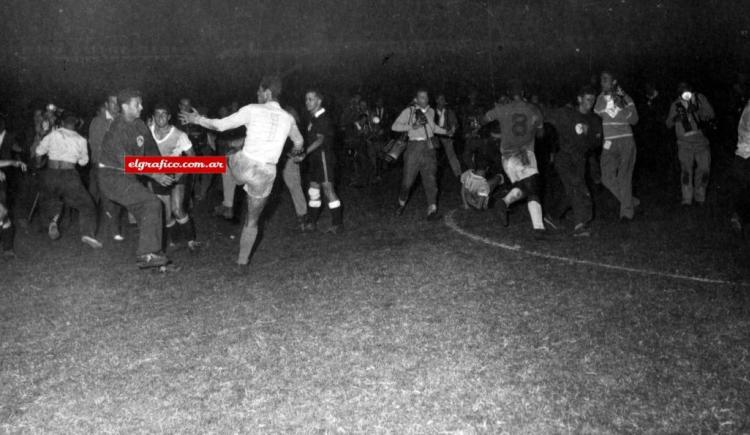 Imagen de 1959. Brasil-Uruguay, fútbol y barbarie. Por Panzeri