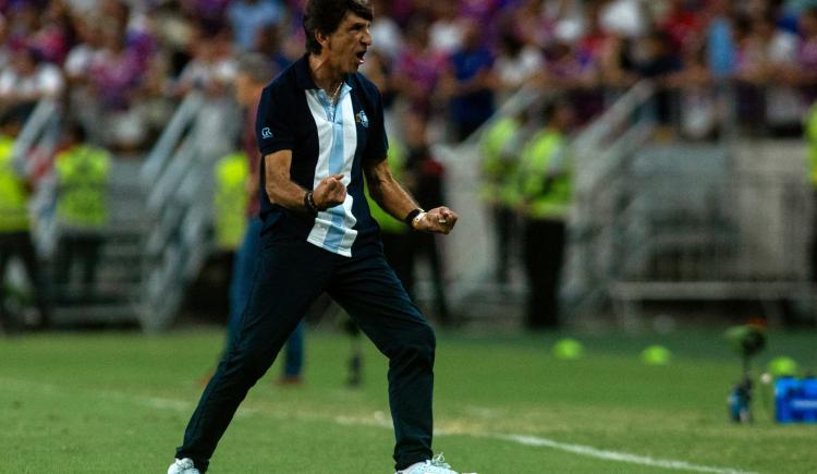Imagen de Gustavo Costas, el cuco de los brasileños: "Tenemos que ganar la Libertadores como sea"