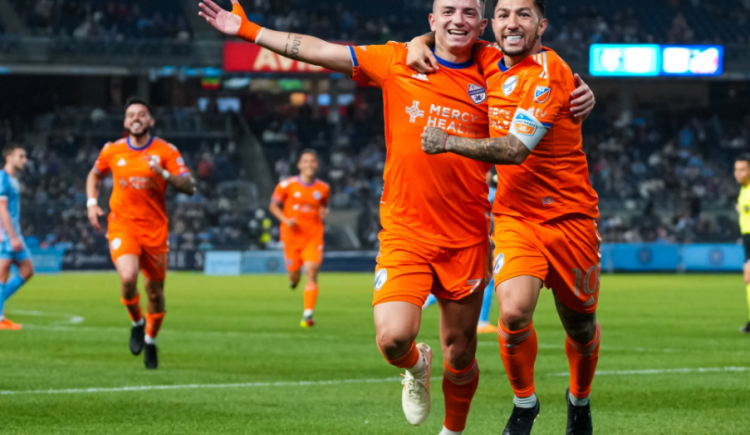 Imagen de Qué dijeron los cracks argentinos que enfrentarán a Messi
