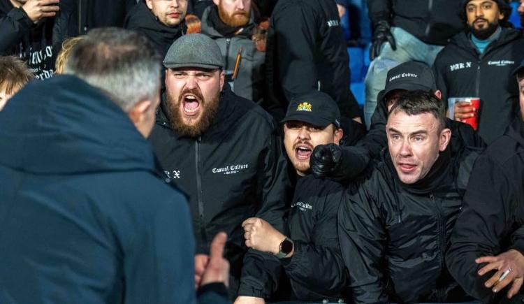 Imagen de El tenso momento que protagonizó una vieja gloria del fútbol holandés